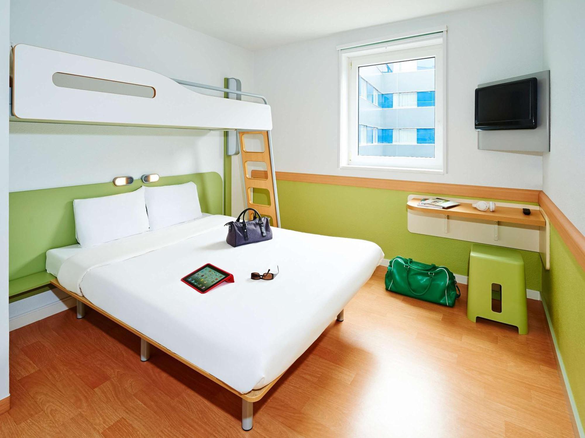 Ibis Budget Bordeaux Centre Bastide Екстериор снимка