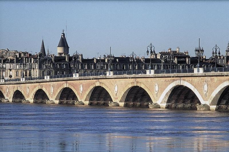 Ibis Budget Bordeaux Centre Bastide Екстериор снимка